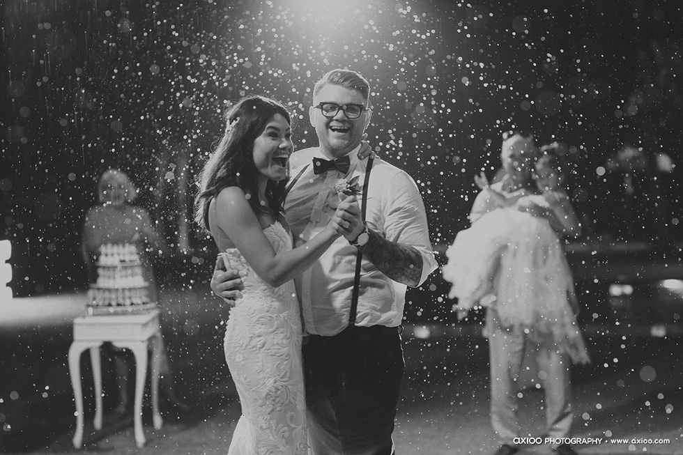 Axioo: That Sunshiny Retro Vibe